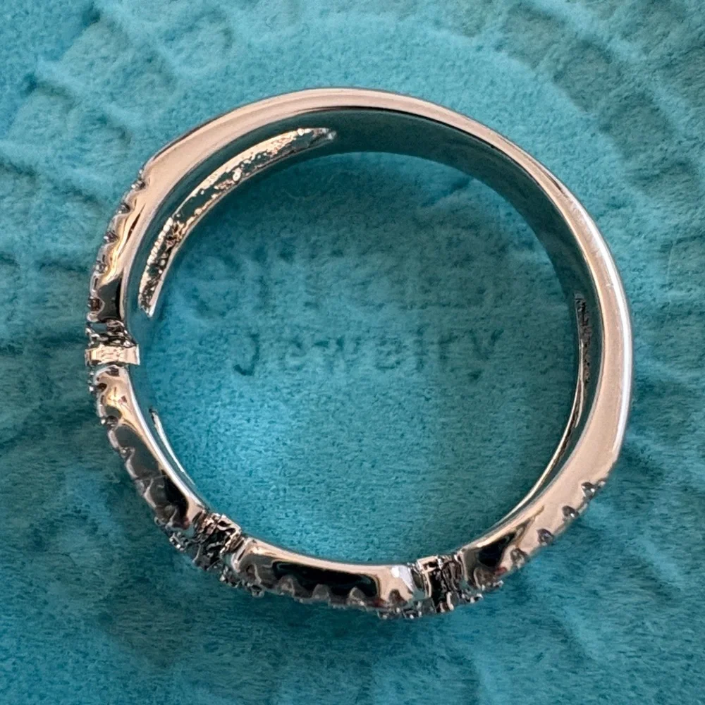 Moissanite solid silver 2.1ct band ring - Picture 7 of 8